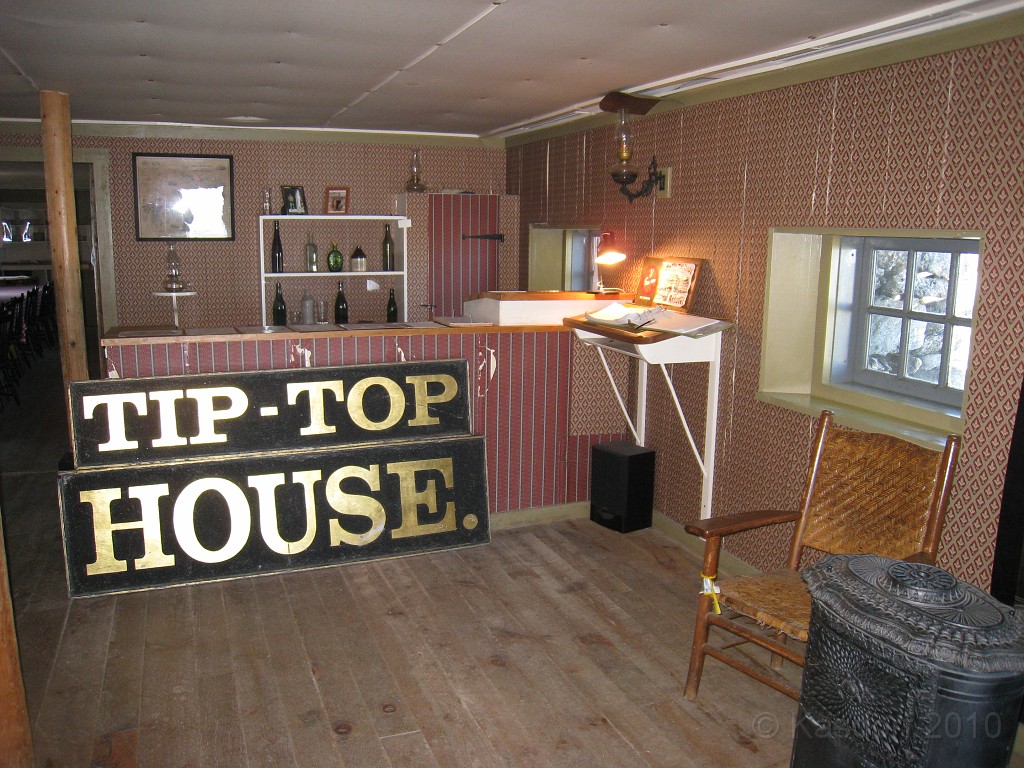 Mt Washington NH 2010 0425.jpg - Mt Washington NH. On May 23 2010 drove the road to the summit. Looked at the views, took some pictures, and drove back down.